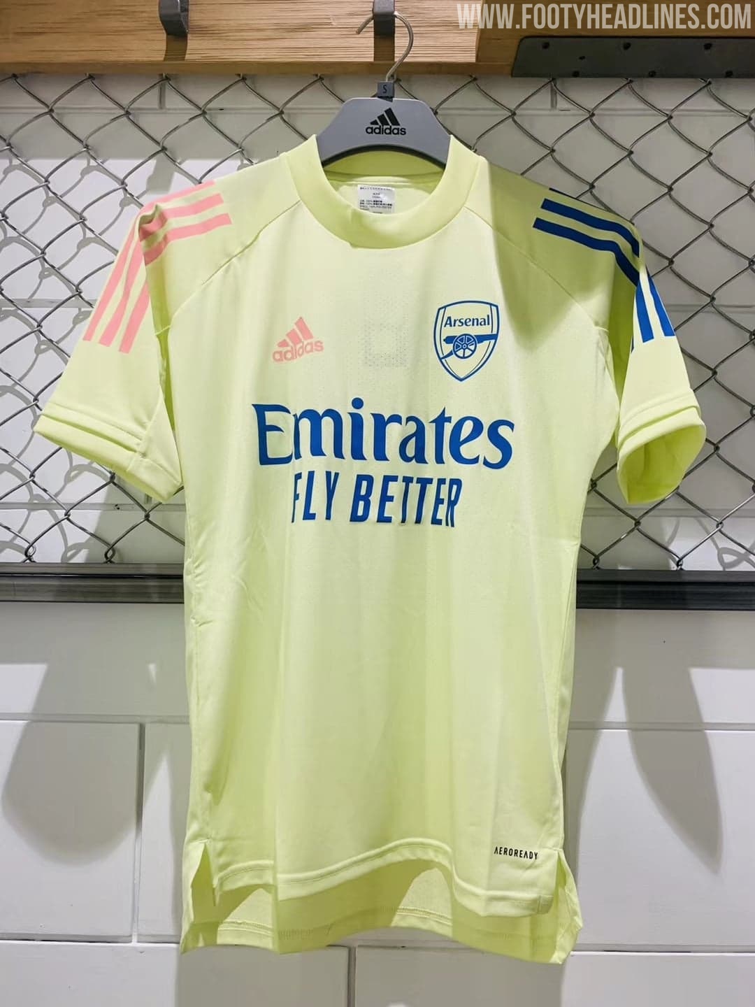 Arsenal training best sale jersey yellow tint